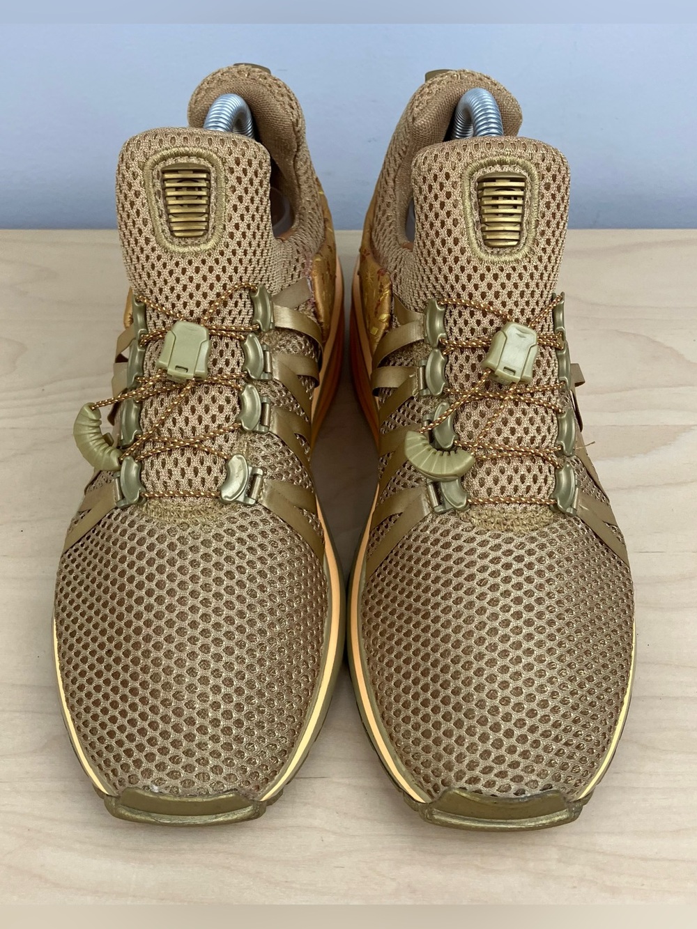Nike Women’s Size 8.0 Shox Gravity Metallic Gold Floral Athletic Training Shoes - Picture 4 of 11